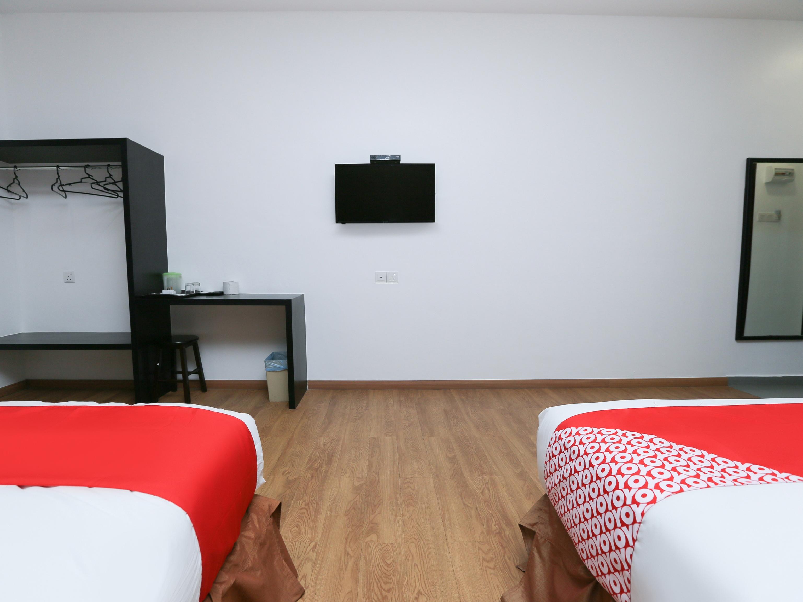 Oyo 89915 East Mount Hotel كوكوب المظهر الخارجي الصورة
