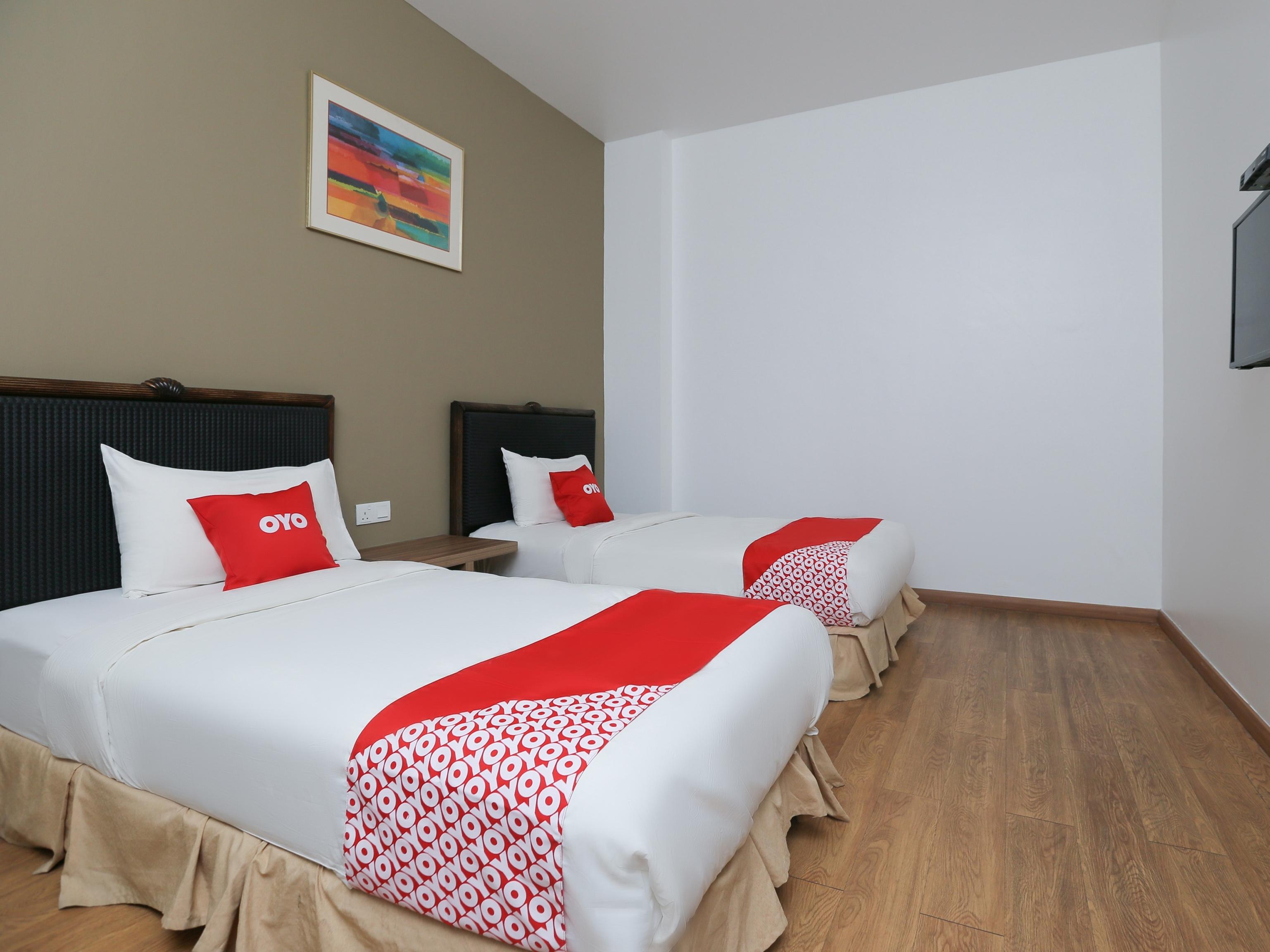 Oyo 89915 East Mount Hotel كوكوب المظهر الخارجي الصورة