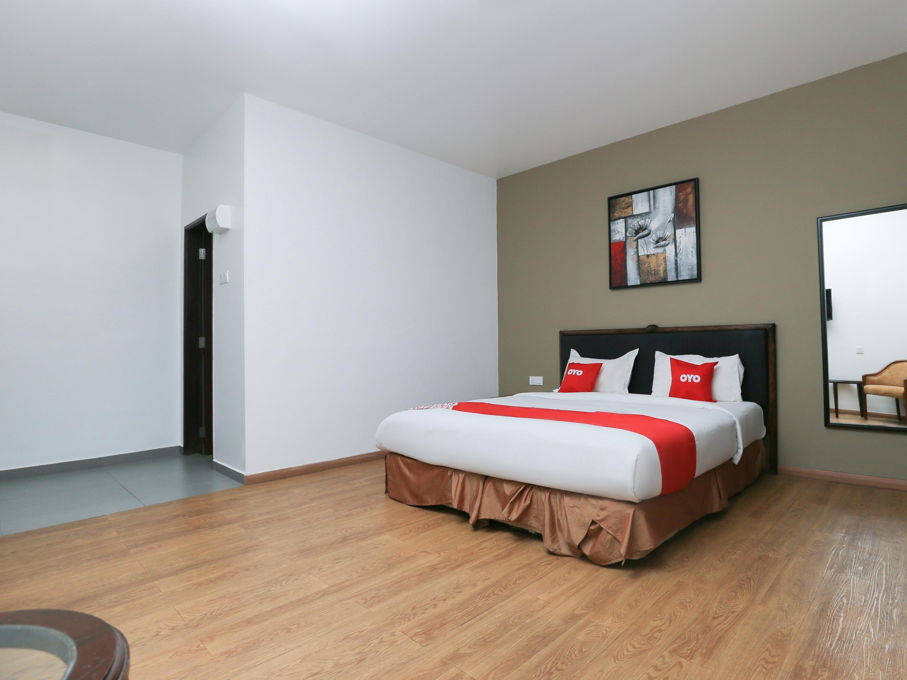 Oyo 89915 East Mount Hotel كوكوب المظهر الخارجي الصورة