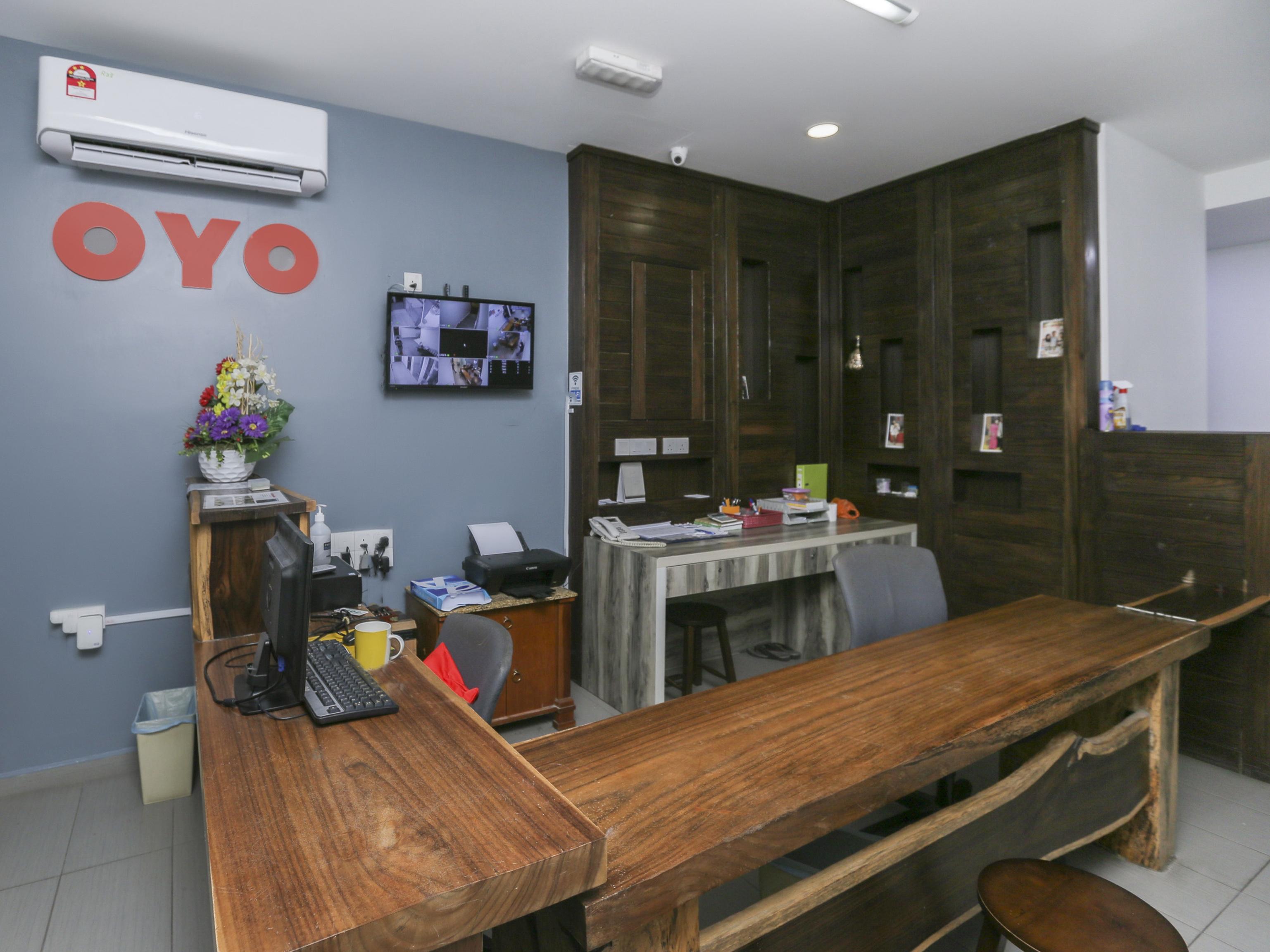 Oyo 89915 East Mount Hotel كوكوب المظهر الخارجي الصورة