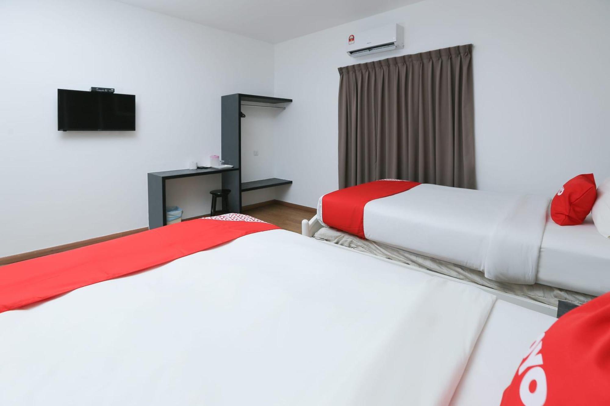 Oyo 89915 East Mount Hotel كوكوب المظهر الخارجي الصورة