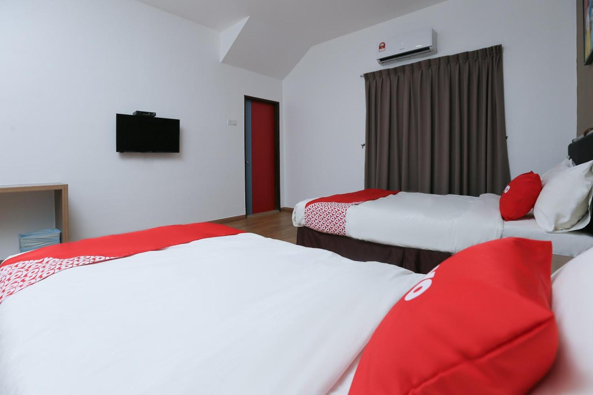 Oyo 89915 East Mount Hotel كوكوب المظهر الخارجي الصورة