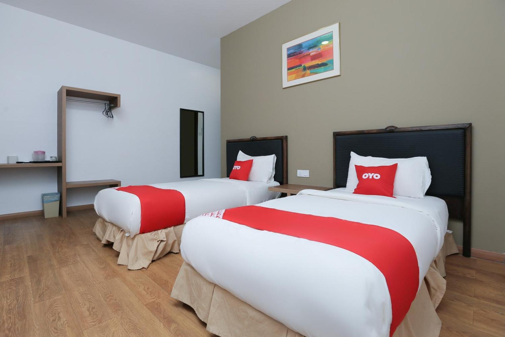 Oyo 89915 East Mount Hotel كوكوب المظهر الخارجي الصورة