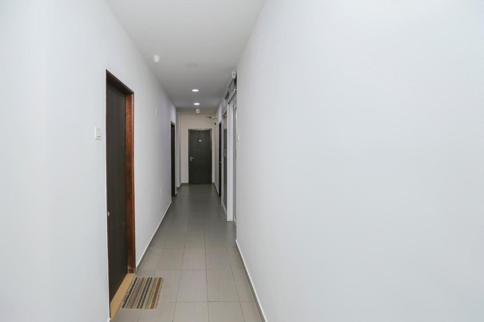 Oyo 89915 East Mount Hotel كوكوب المظهر الخارجي الصورة