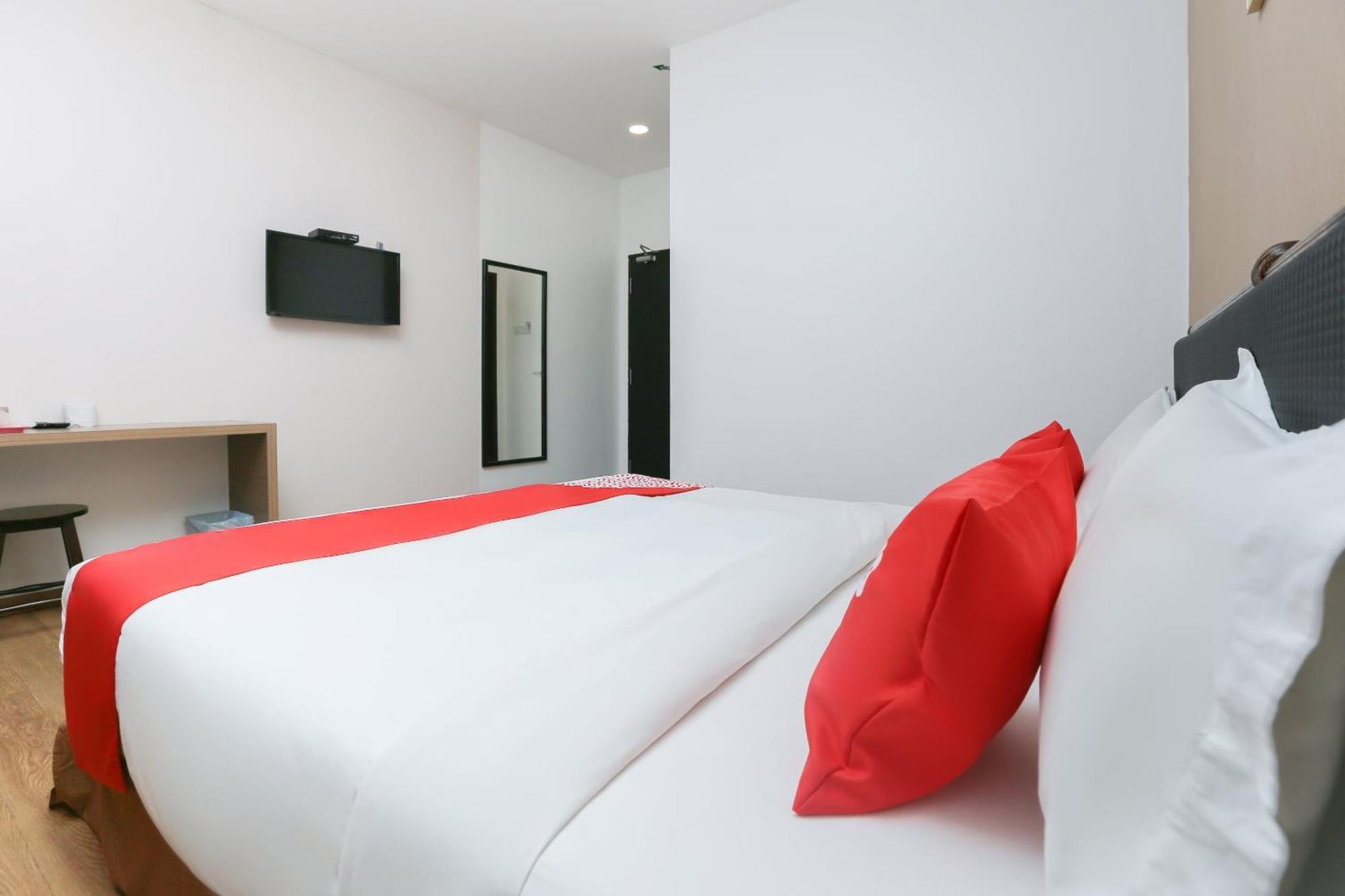 Oyo 89915 East Mount Hotel كوكوب المظهر الخارجي الصورة