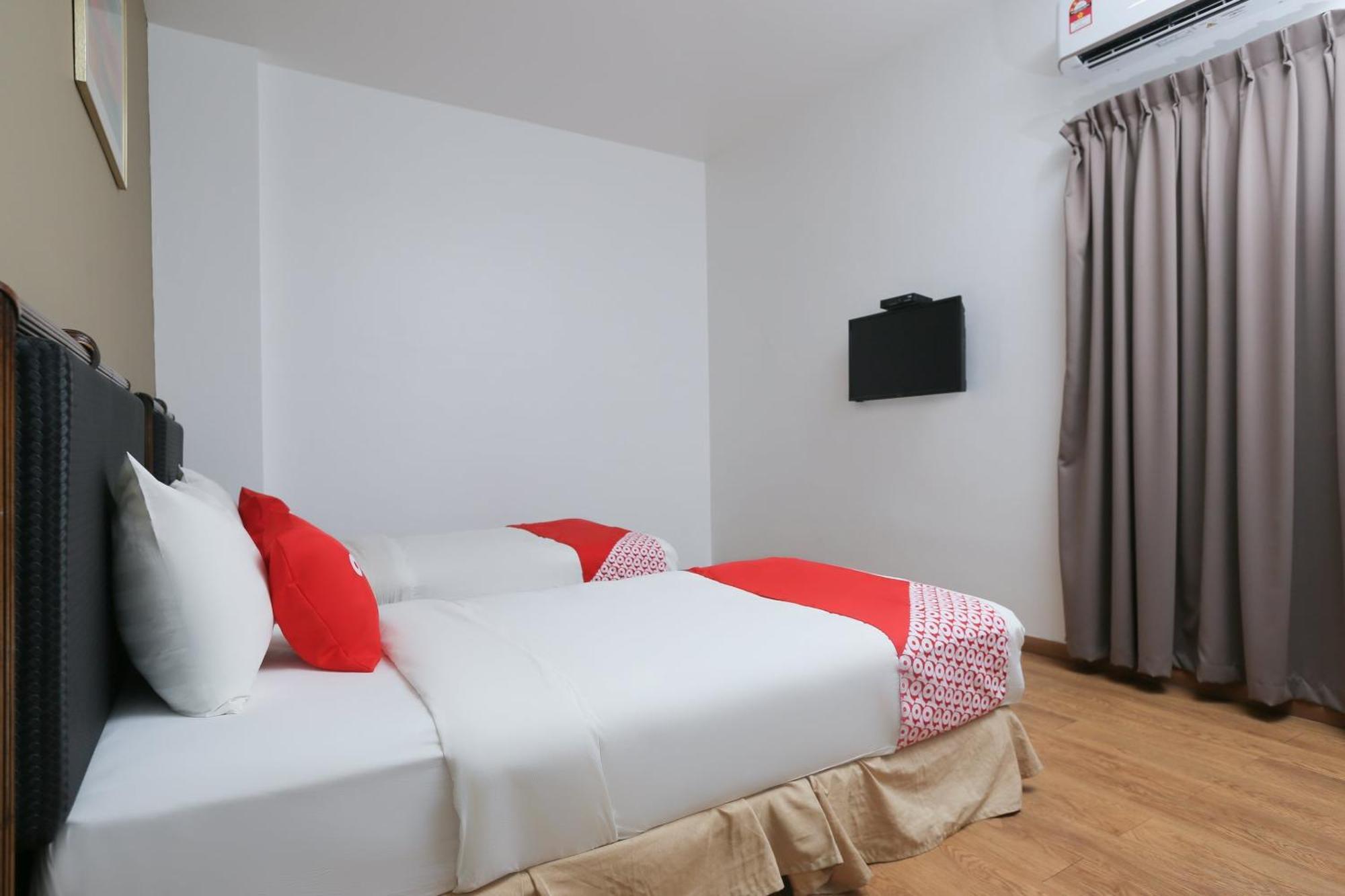 Oyo 89915 East Mount Hotel كوكوب المظهر الخارجي الصورة