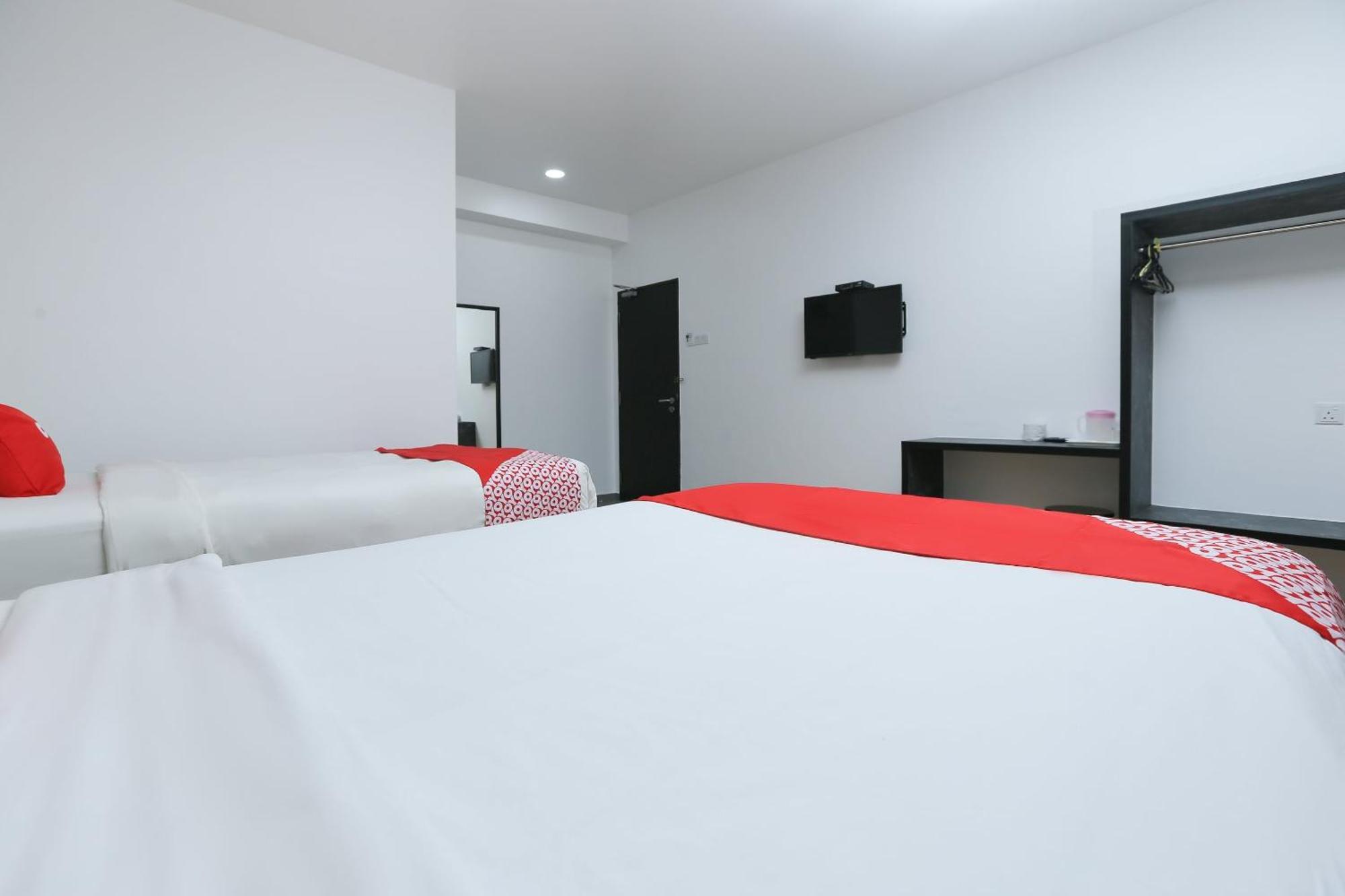 Oyo 89915 East Mount Hotel كوكوب المظهر الخارجي الصورة